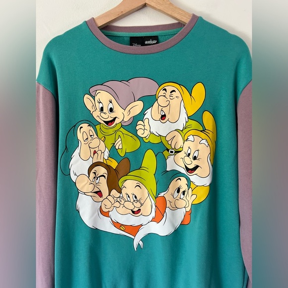 Cakeworthy Seven Dwarves Graphic Colorblock Crewneck Sweatshirt Size Large - Picture 3 of 11